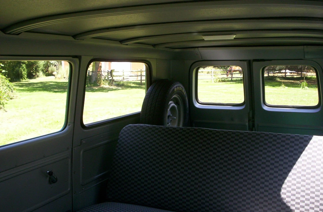 1961 Chevrolet Corvair Greenbrier & Corvan - Image 27 of 31