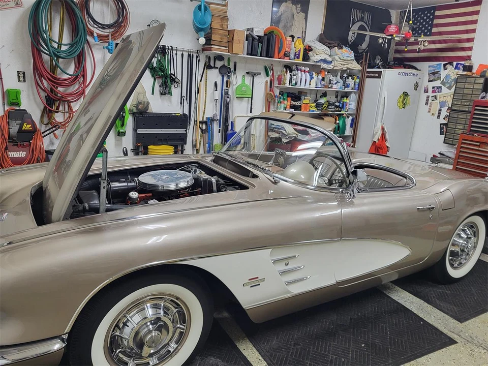 1961 Chevrolet Corvette C1 - Image 22 of 22