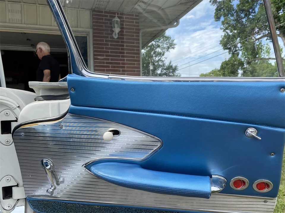 1961 Chevrolet Corvette C1 - Image 13 of 31