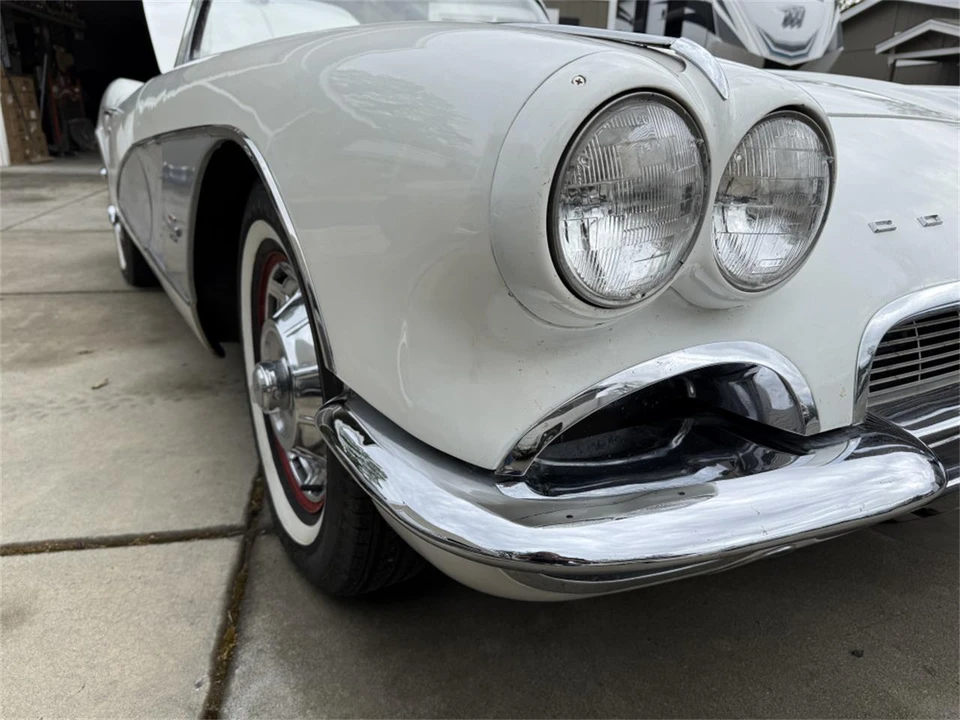 1961 Chevrolet Corvette C1 - Image 9 of 16