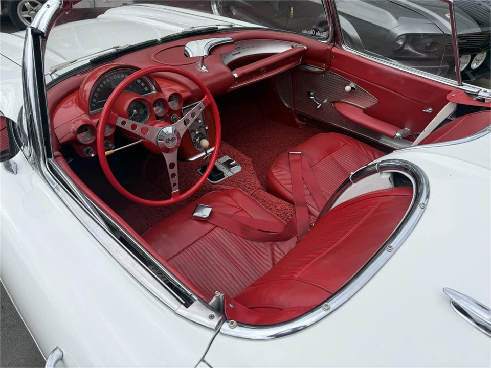 1961 Chevrolet Corvette C1 - Image 13 of 16