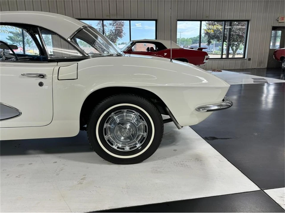 1961 Chevrolet Corvette C1 - Image 15 of 31