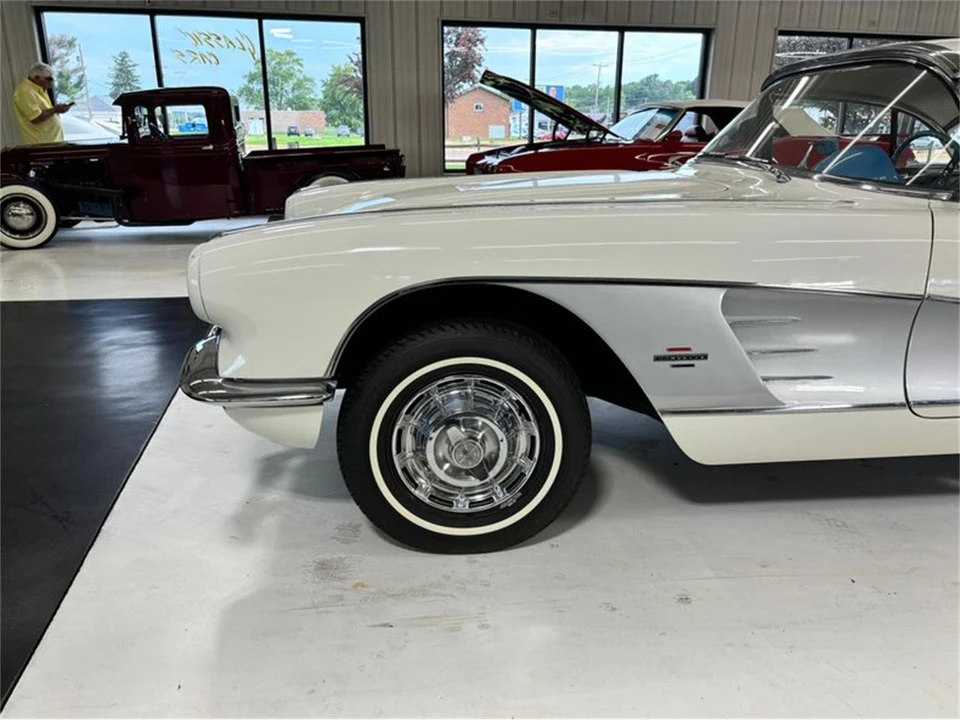 1961 Chevrolet Corvette C1 - Image 17 of 31