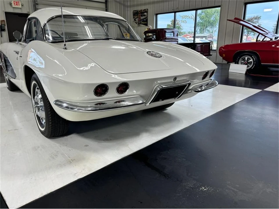 1961 Chevrolet Corvette C1 - Image 13 of 31