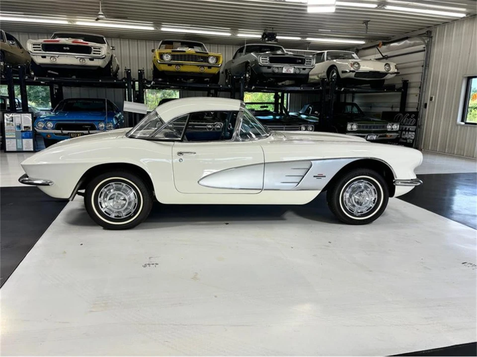 1961 Chevrolet Corvette C1 - Image 6 of 31