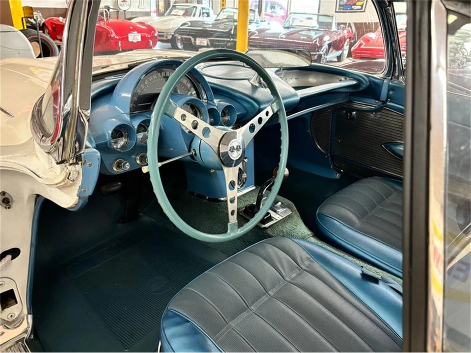 1961 Chevrolet Corvette C1 - Image 25 of 31