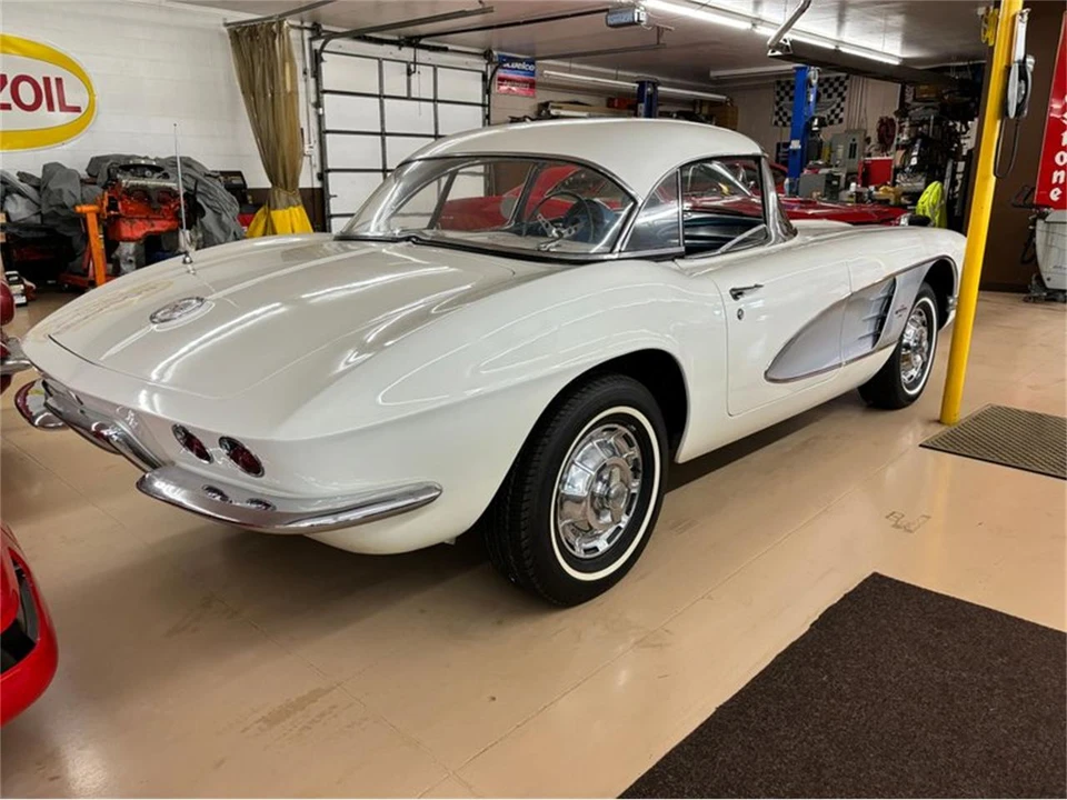 1961 Chevrolet Corvette C1 - Image 31 of 31