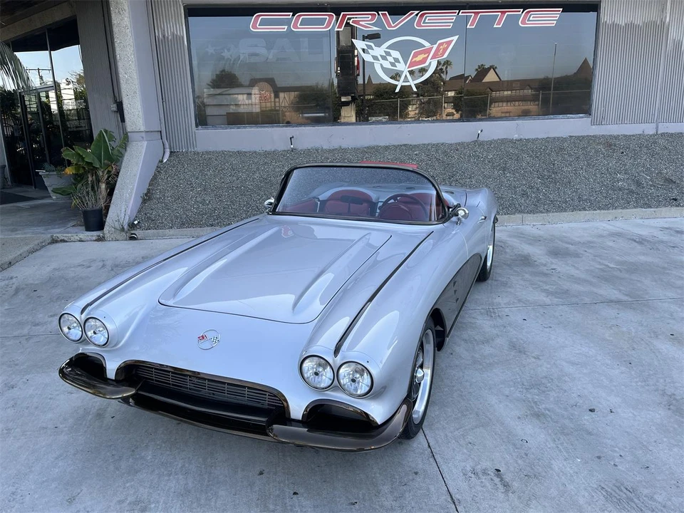 1961 Chevrolet Corvette C1 - Image 2 of 31