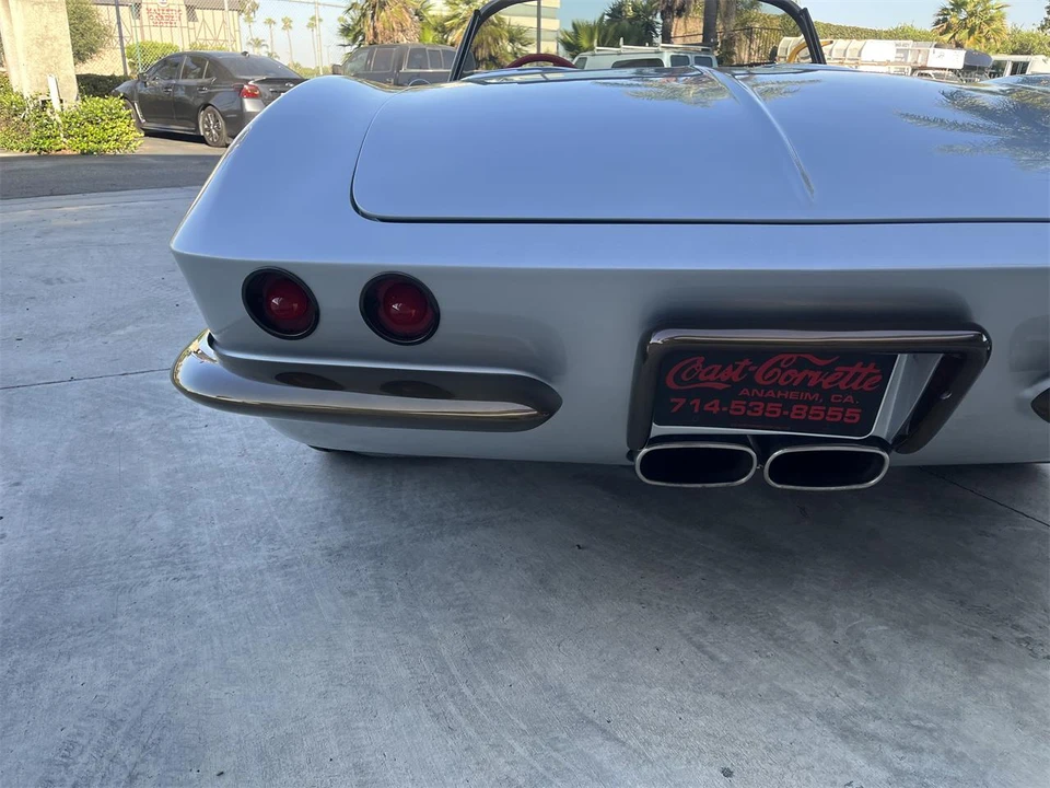 1961 Chevrolet Corvette C1 - Image 13 of 31
