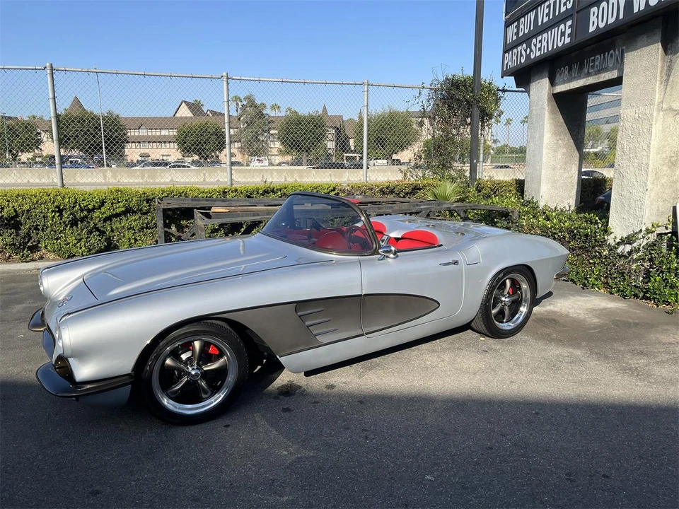1961 Chevrolet Corvette C1 - Image 28 of 31