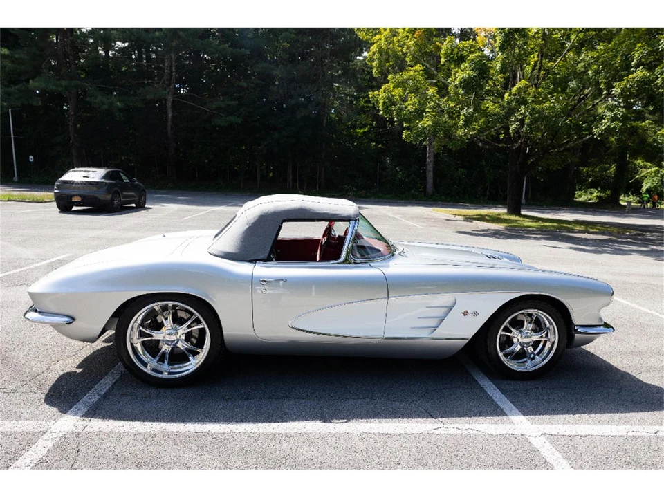 1961 Chevrolet Corvette C1 - Image 15 of 31