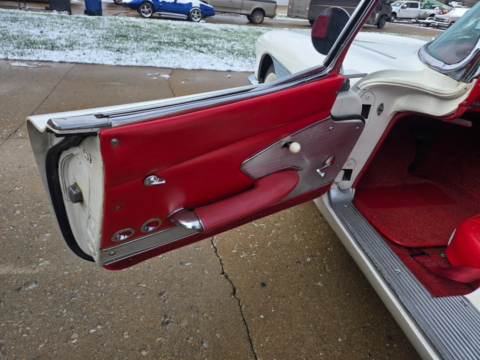1961 Chevrolet Corvette C1 - Image 13 of 21