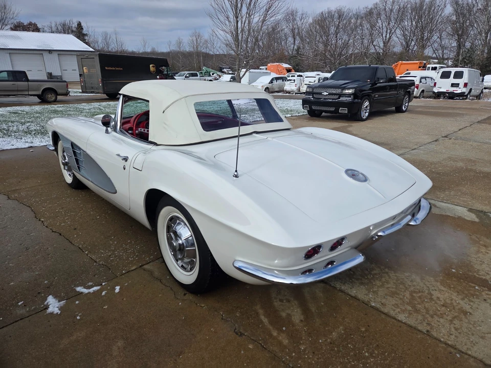 1961 Chevrolet Corvette C1 - Image 11 of 21