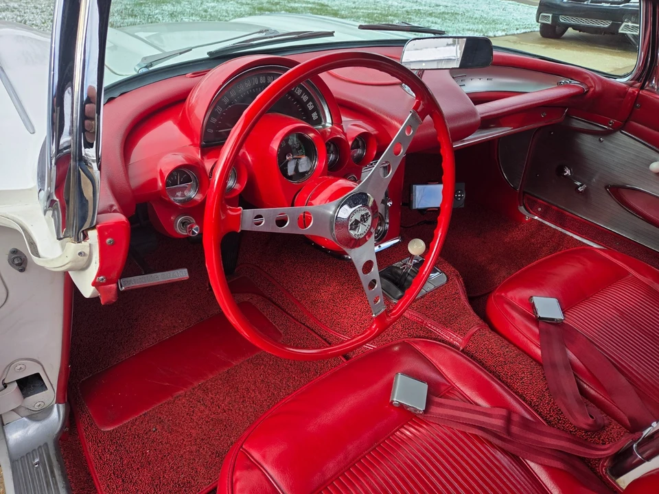 1961 Chevrolet Corvette C1 - Image 15 of 21