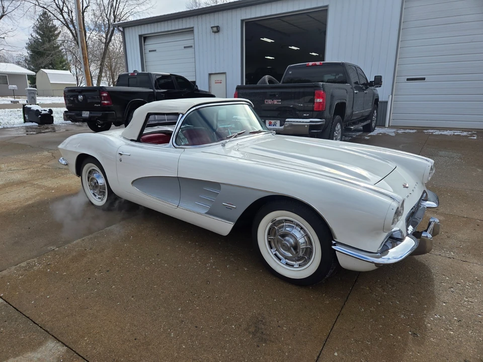 1961 Chevrolet Corvette C1 - Image 7 of 21