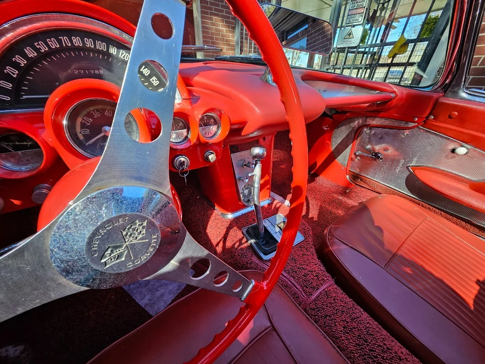 1961 Chevrolet Corvette C1 - Image 15 of 21