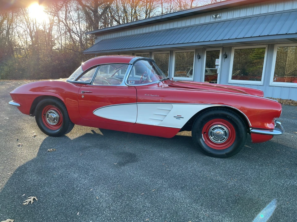 1961 Chevrolet Corvette C1 - Image 2 of 21