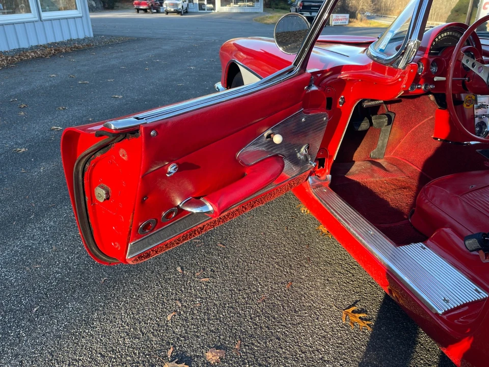 1961 Chevrolet Corvette C1 - Image 18 of 21