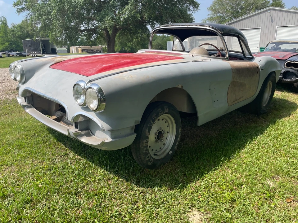 1961 Chevrolet Corvette C1 - Image 2 of 29