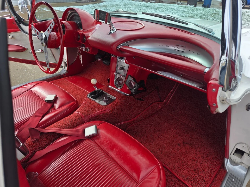 1961 Chevrolet Corvette C1 - Image 18 of 21