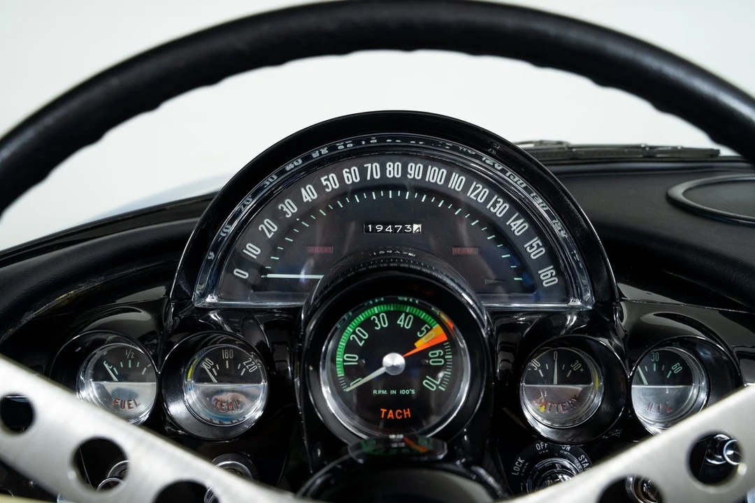 1961 Chevrolet Corvette - Image 24 of 31