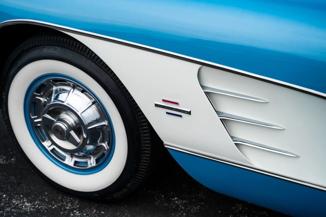 1961 Chevrolet Corvette - Image 3 of 31