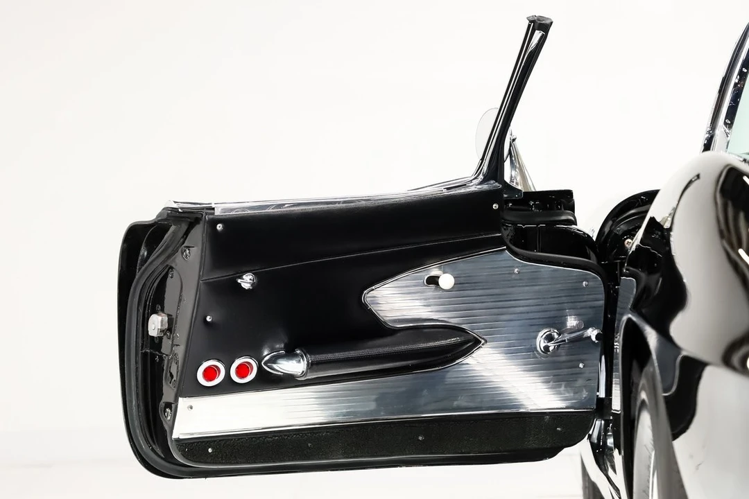 1961 Chevrolet Corvette C1 - Image 7 of 12