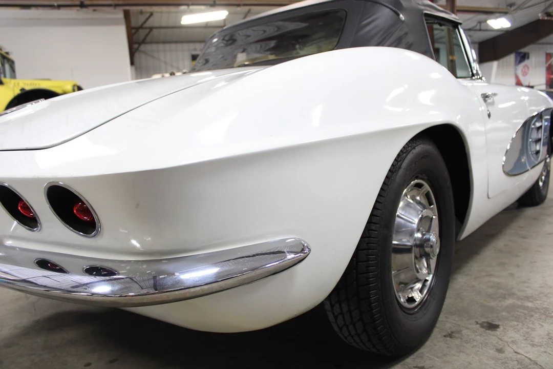 1961 Chevrolet Corvette C1 - Image 14 of 21