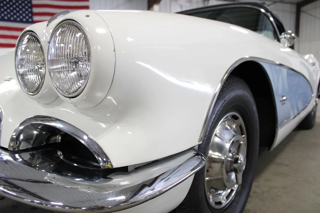 1961 Chevrolet Corvette C1 - Image 11 of 12