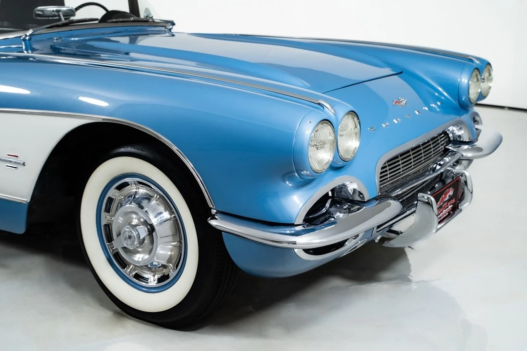 1961 Chevrolet Corvette - Image 16 of 31