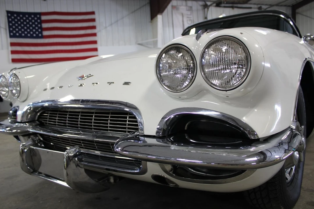 1961 Chevrolet Corvette C1 - Image 10 of 12