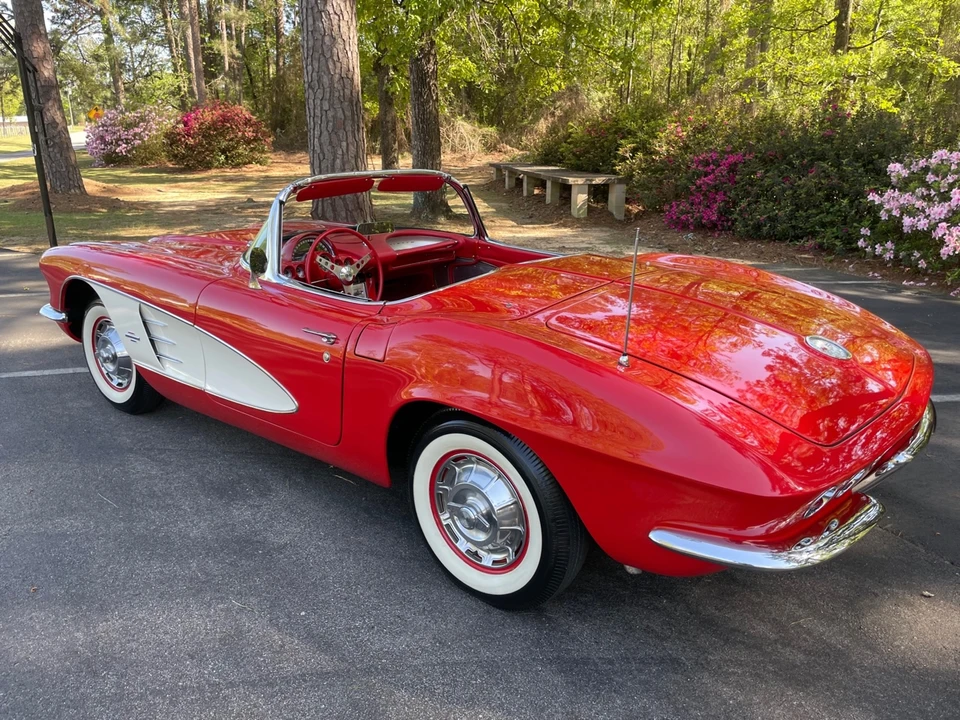 1961 Chevrolet Corvette C1 - Image 12 of 31