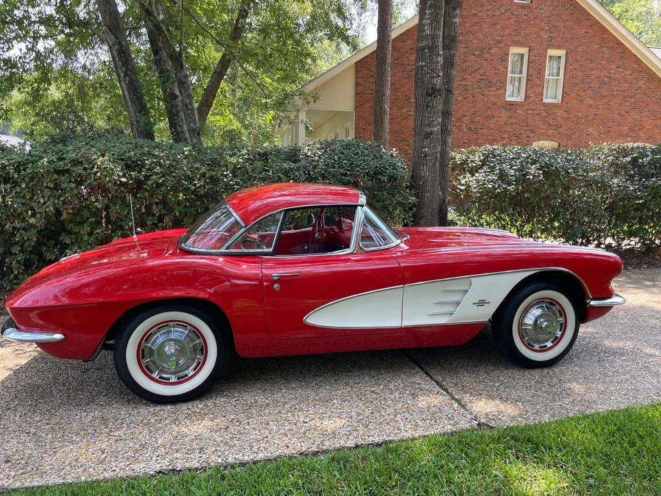 1961 Chevrolet Corvette C1 - Image 18 of 31