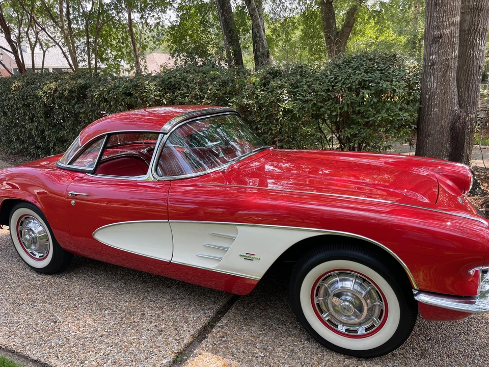 1961 Chevrolet Corvette C1 - Image 19 of 31