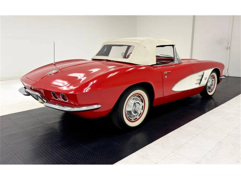 1961 Chevrolet Corvette C1 - Image 8 of 31