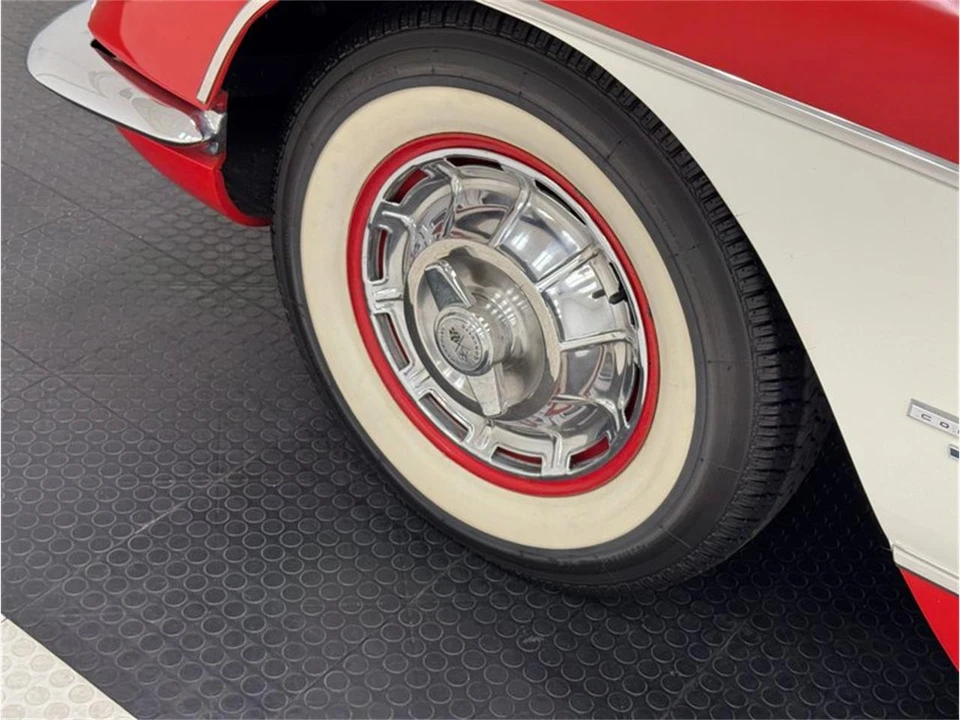1961 Chevrolet Corvette C1 - Image 14 of 31