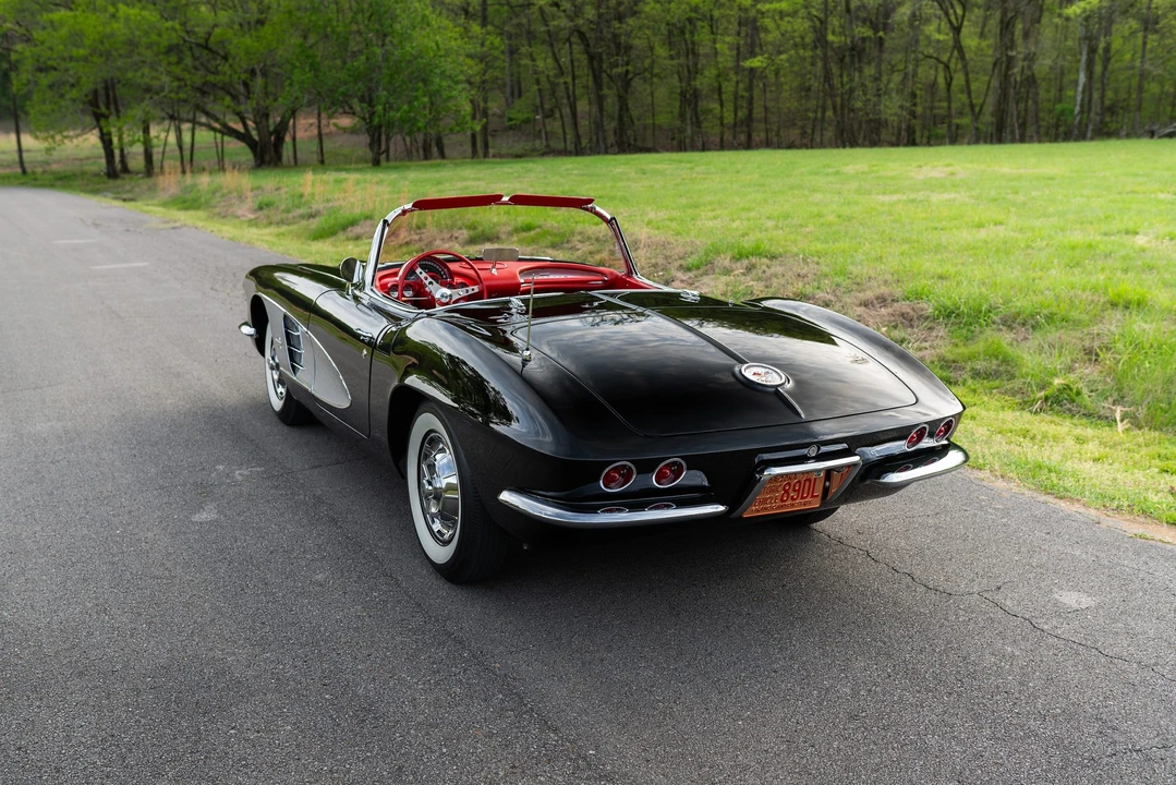 1961 Chevrolet Corvette C1 - Image 13 of 31