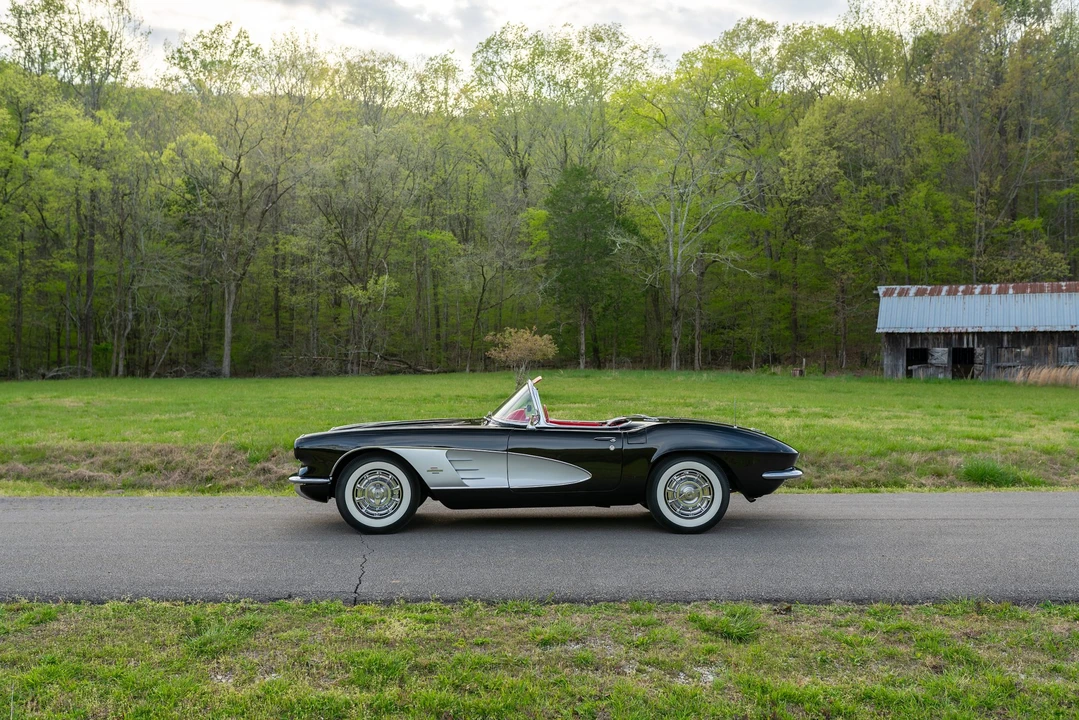 1961 Chevrolet Corvette C1 - Image 15 of 31