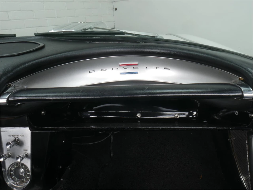 1961 Chevrolet Corvette C1 - Image 15 of 31