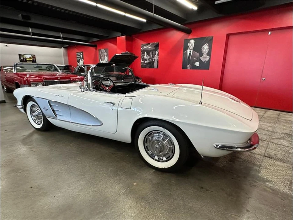 1961 Chevrolet Corvette C1 - Image 26 of 31