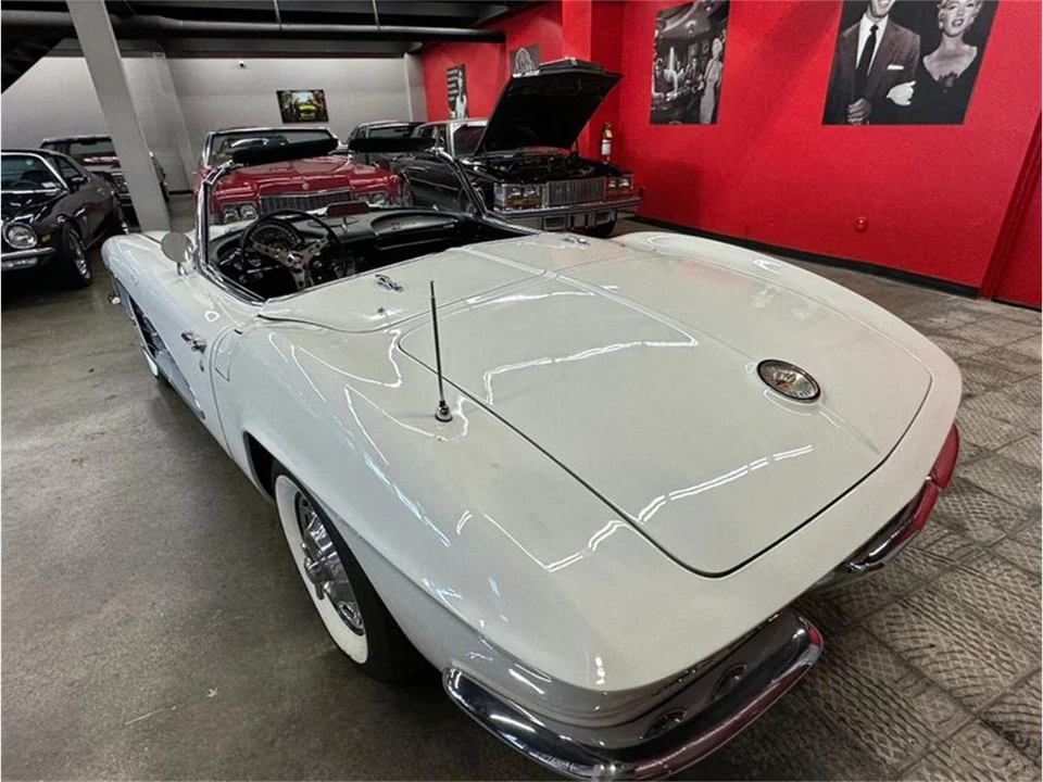 1961 Chevrolet Corvette C1 - Image 24 of 31
