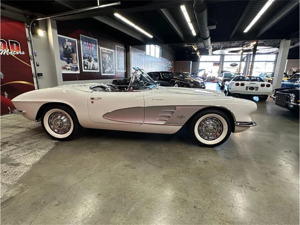 1961 Chevrolet Corvette C1 - Image 11 of 31