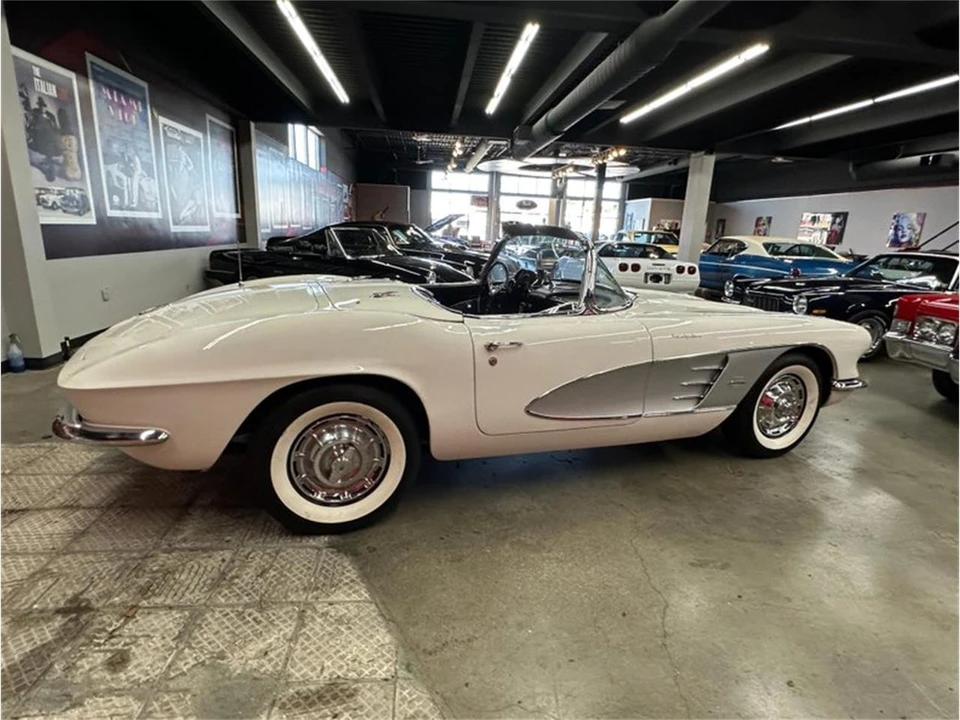 1961 Chevrolet Corvette C1 - Image 14 of 31