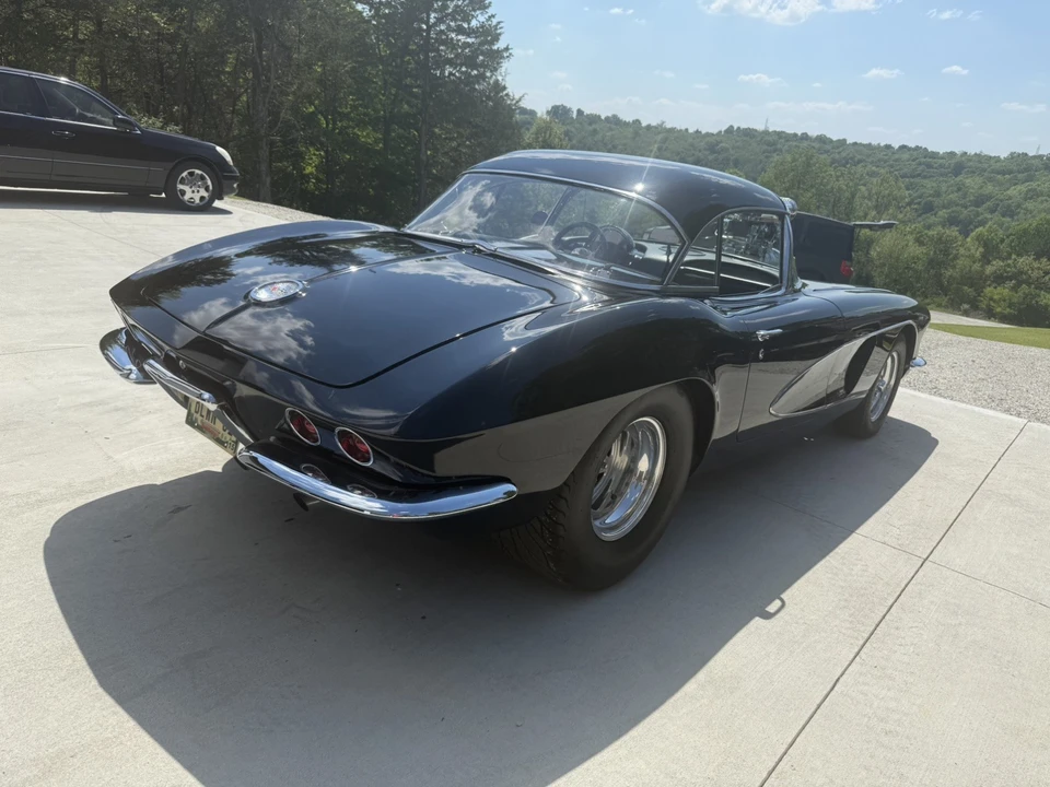1961 Chevrolet Corvette C1 - Image 15 of 24