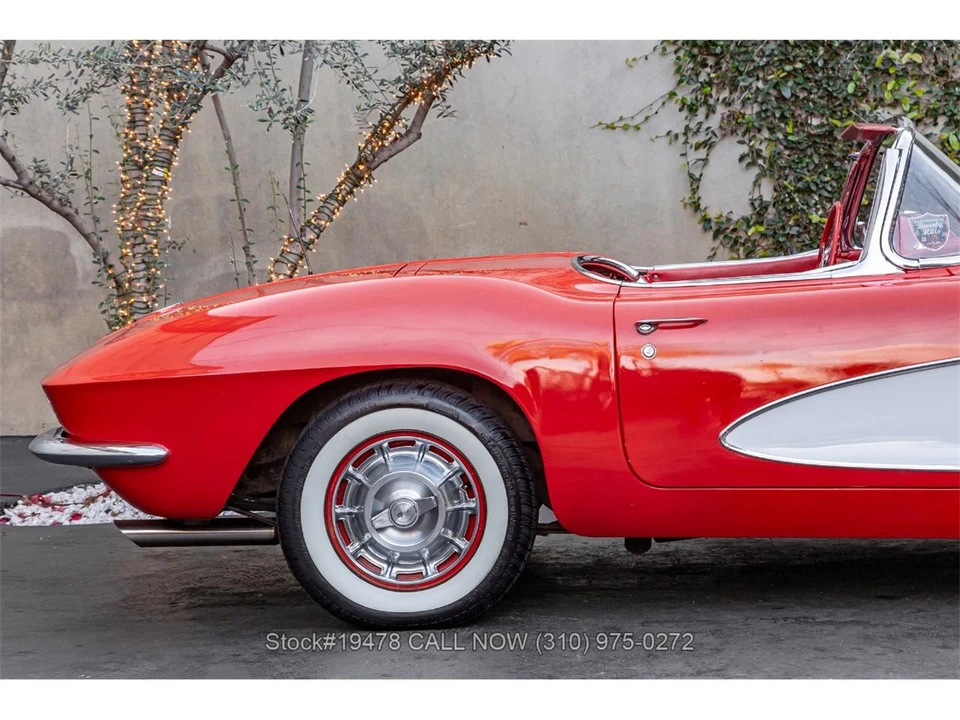 1961 Chevrolet Corvette C1 - Image 16 of 31