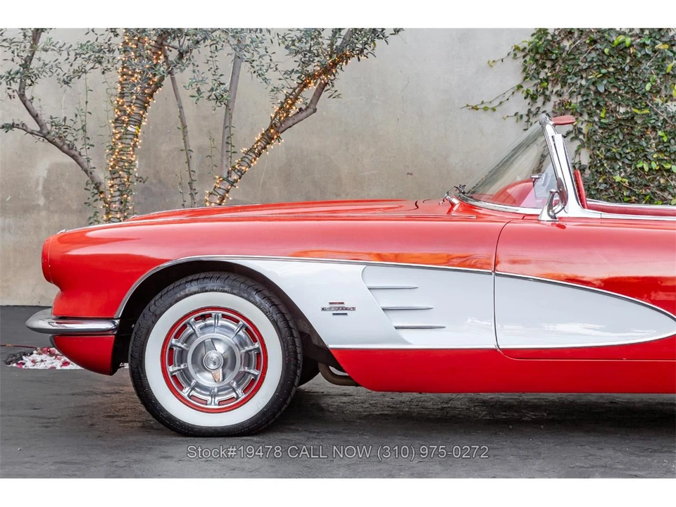 1961 Chevrolet Corvette C1 - Image 17 of 31