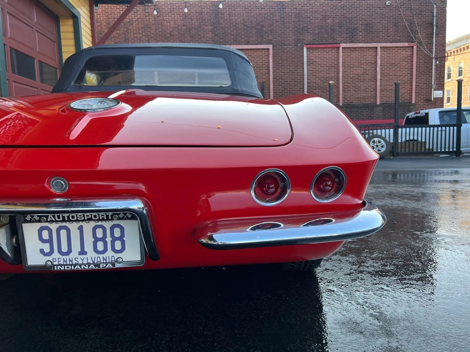 1961 Chevrolet Corvette C1 - Image 11 of 12