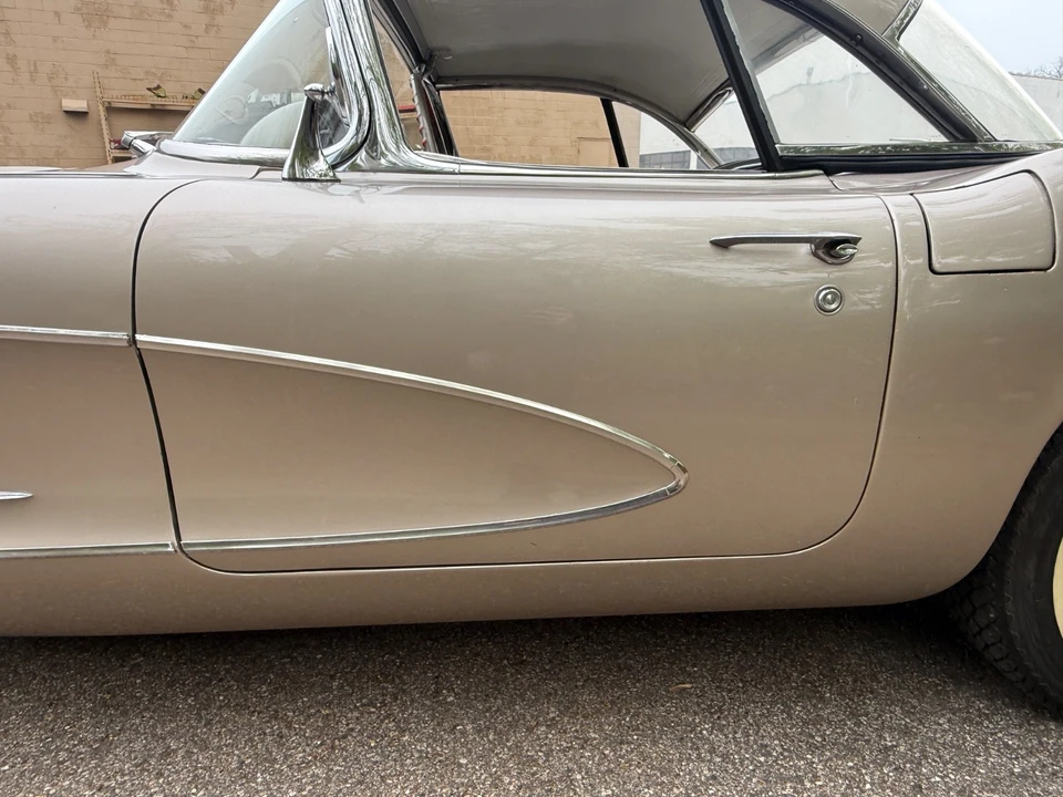 1961 Chevrolet Corvette C1 - Image 7 of 29