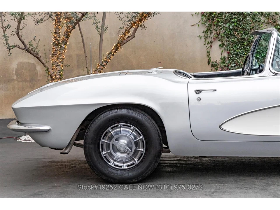 1961 Chevrolet Corvette C1 - Image 22 of 31