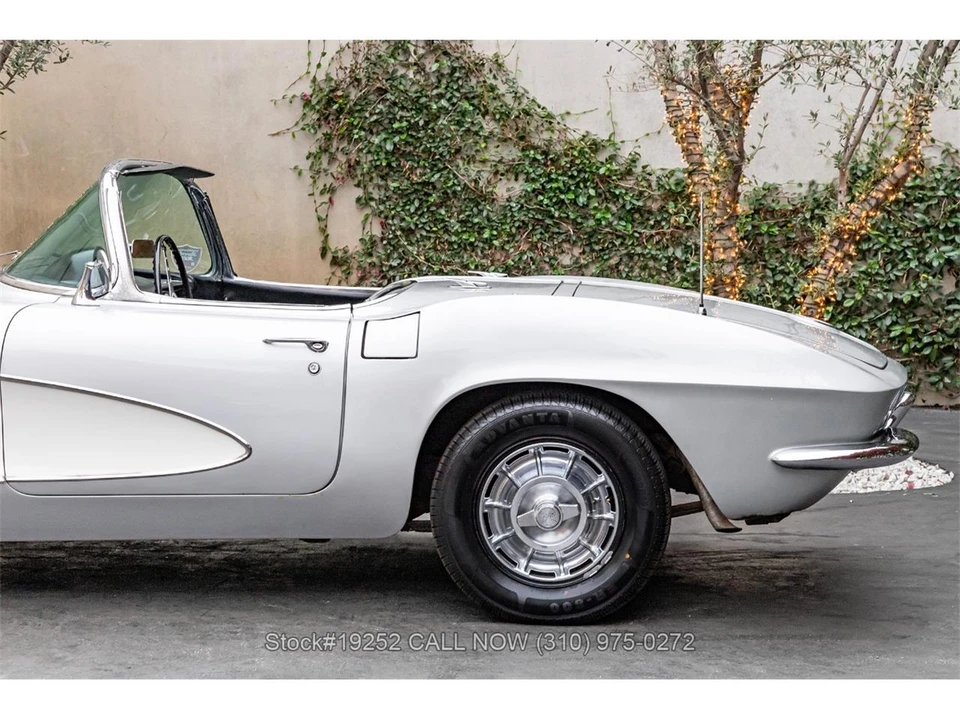 1961 Chevrolet Corvette C1 - Image 24 of 31